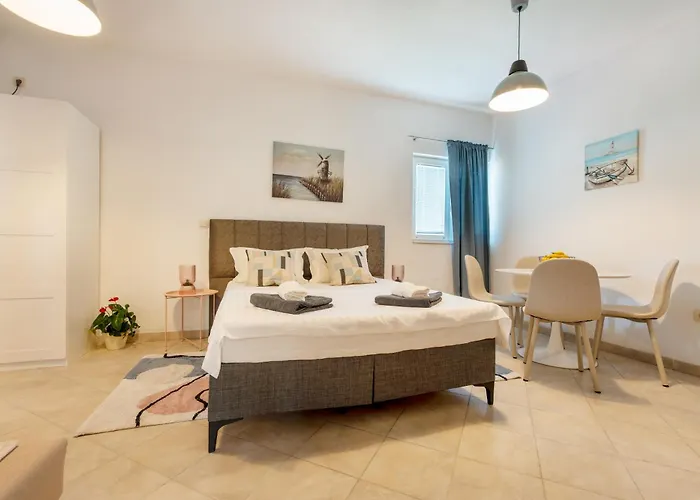 Apartment Sunset Escape